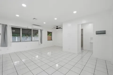 1201 VICTORIA PARK ROAD #1203