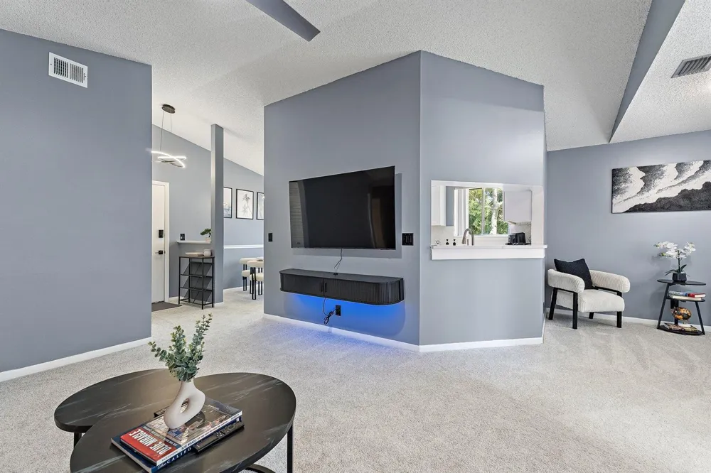 6540 Chasewood Drive #F Jupiter, FL 33458