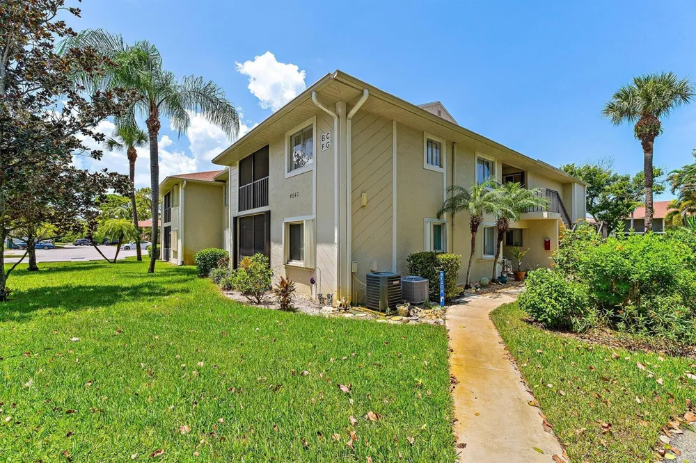 6540 Chasewood Drive #F Jupiter, FL 33458