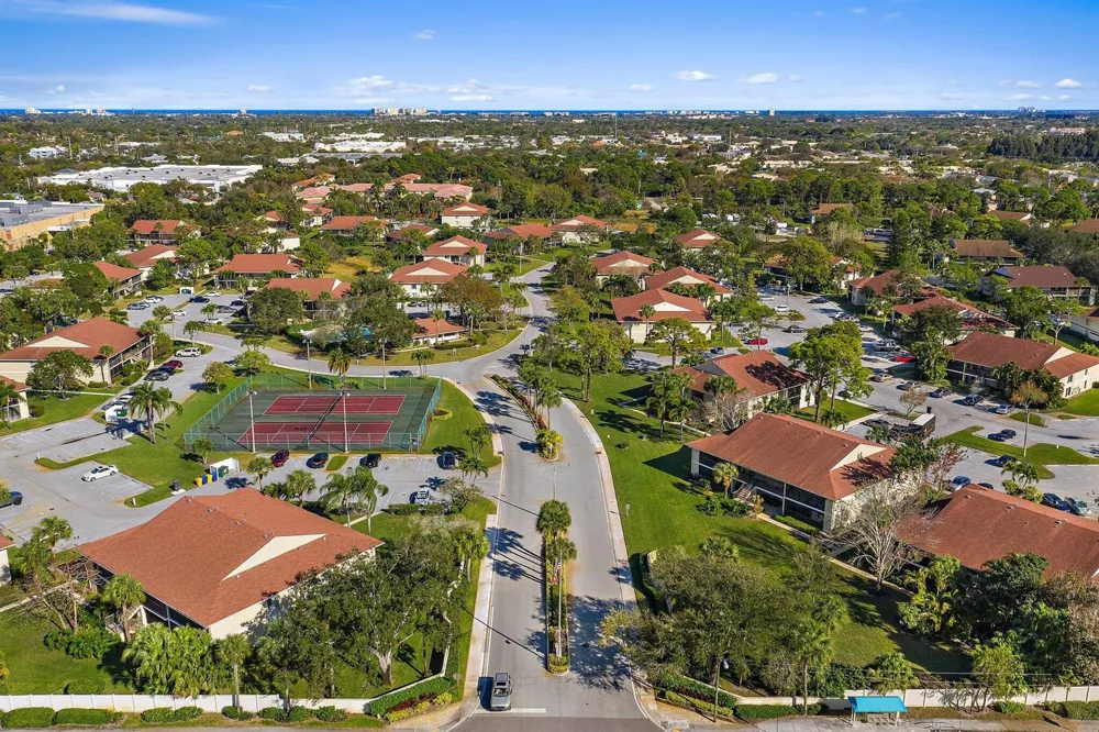 6540 Chasewood Drive #F Jupiter, FL 33458