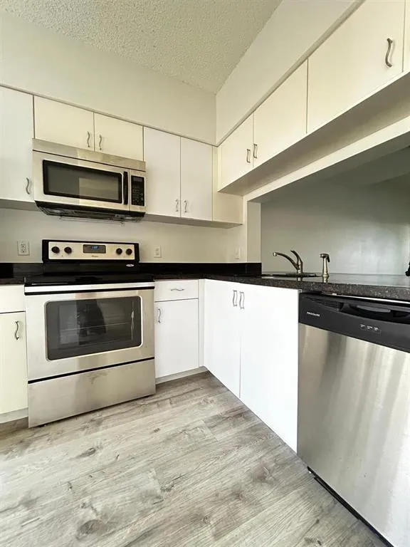 16637 HEMINGWAY DRIVE #16637 Weston, FL 33326