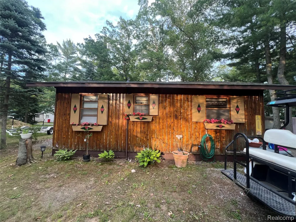 1743 Kendall Street Grant Township, MI 48748