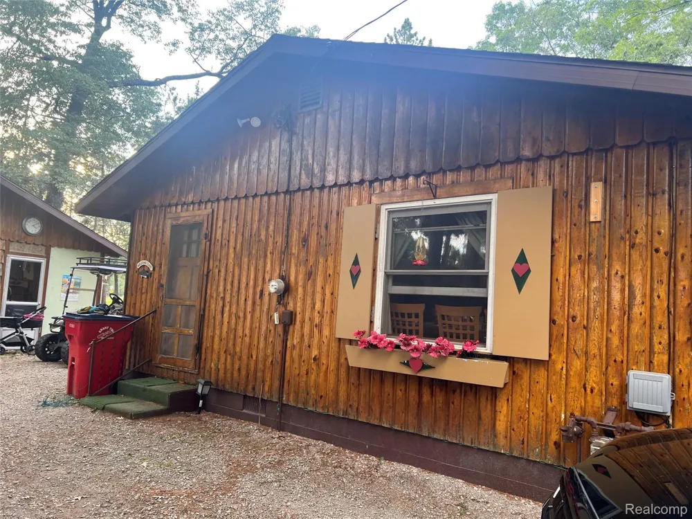 1743 Kendall Street Grant Township, MI 48748