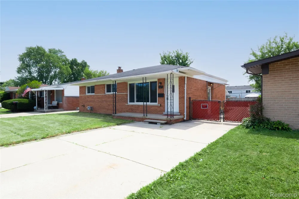 1575 W 13 Mile Road Madison Heights City, MI 48071