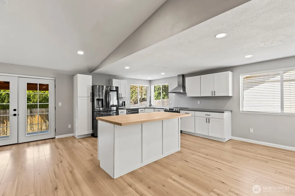 10220 NW 24th Avenue Vancouver, WA 98685