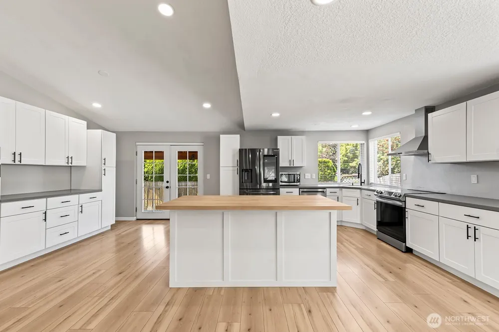 10220 NW 24th Avenue Vancouver, WA 98685