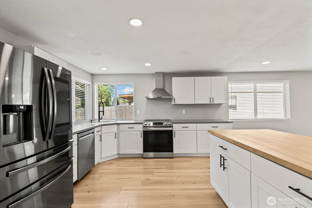 10220 NW 24th Avenue Vancouver, WA 98685