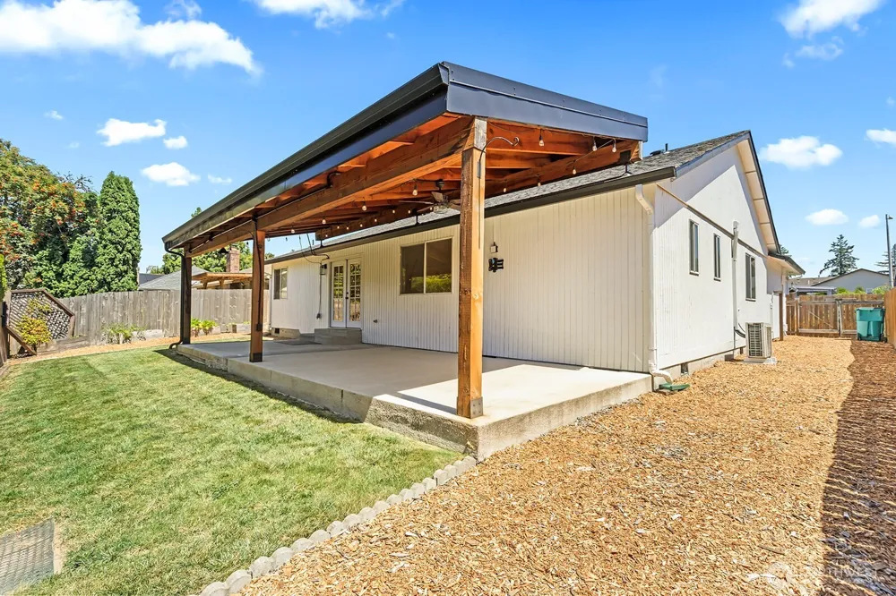 10220 NW 24th Avenue Vancouver, WA 98685