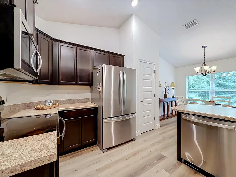 28 HOLLY COURT Homosassa, FL 34446