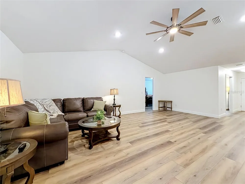 28 HOLLY COURT Homosassa, FL 34446