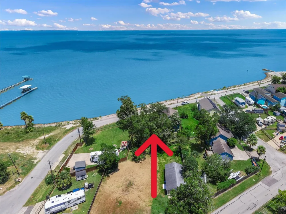 4306 Boulevard Street Bacliff, TX 77518