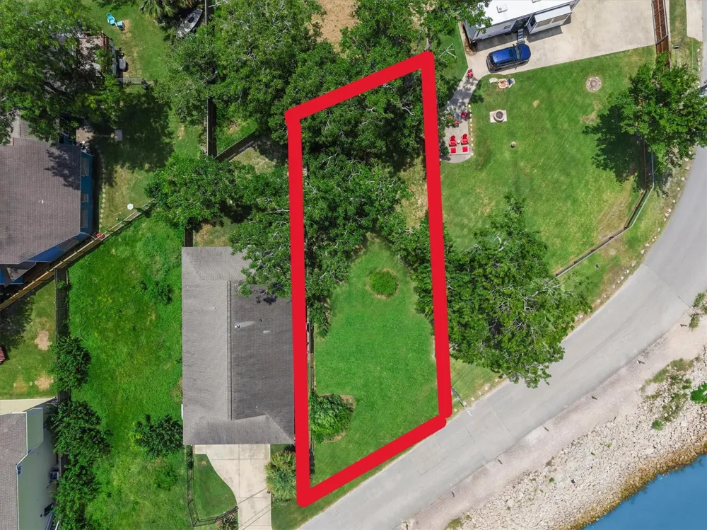 4306 Boulevard Street Bacliff, TX 77518
