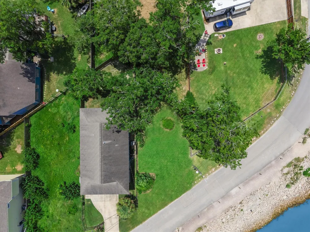 4306 Boulevard Street Bacliff, TX 77518