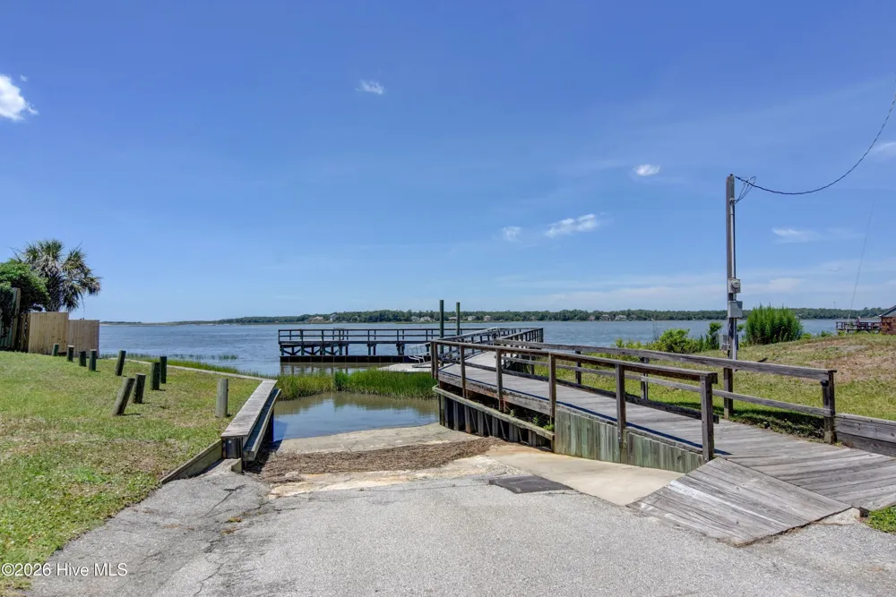 827 Folly Drive SE Bolivia, NC 28422