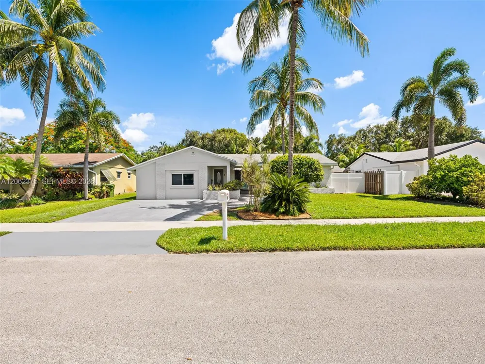 2841 NW 69th Ct Fort Lauderdale, FL 33309