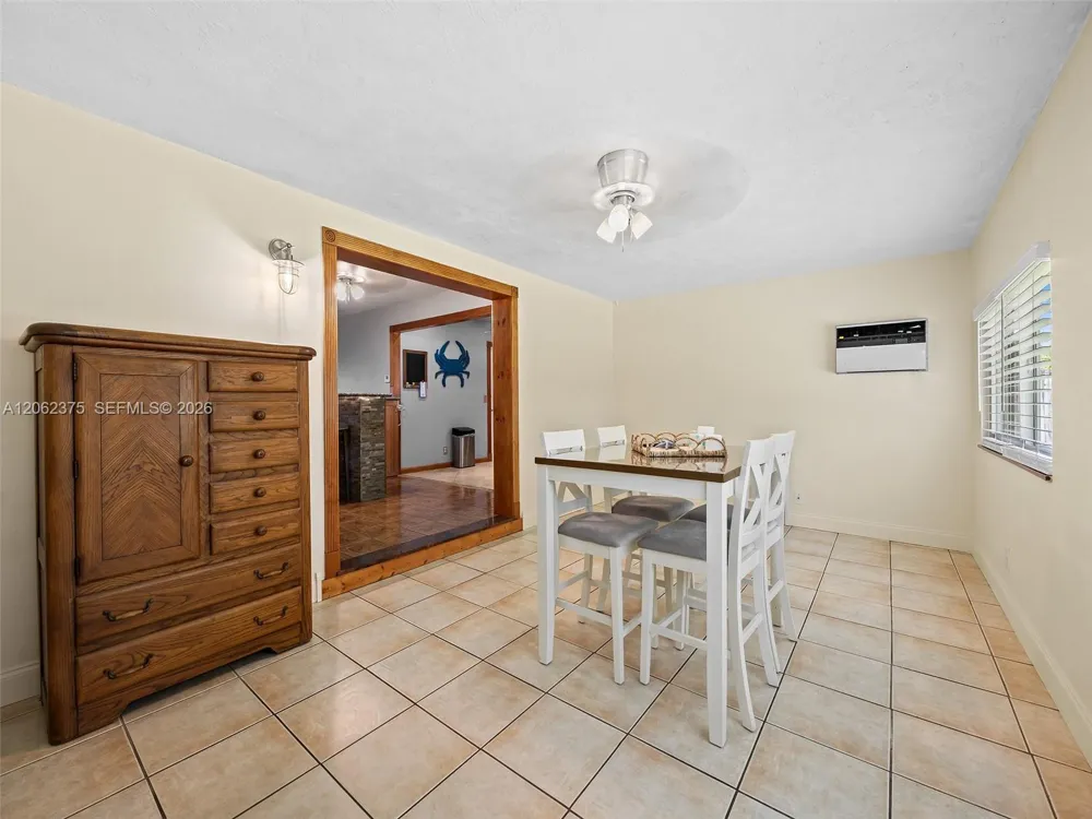 2841 NW 69th Ct Fort Lauderdale, FL 33309