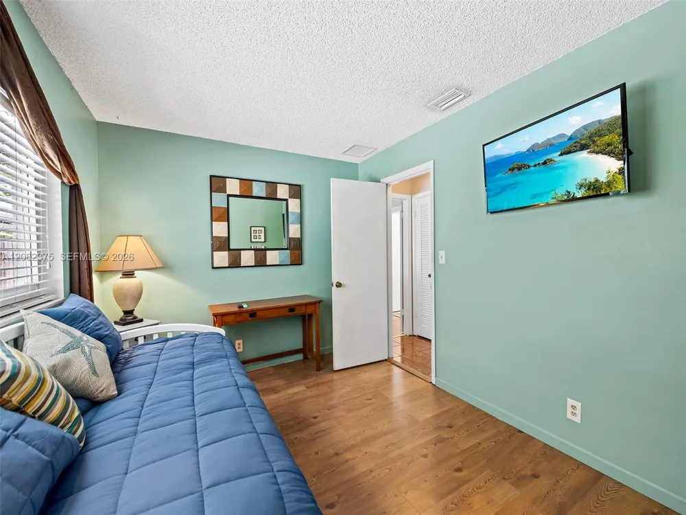 2841 NW 69th Ct Fort Lauderdale, FL 33309