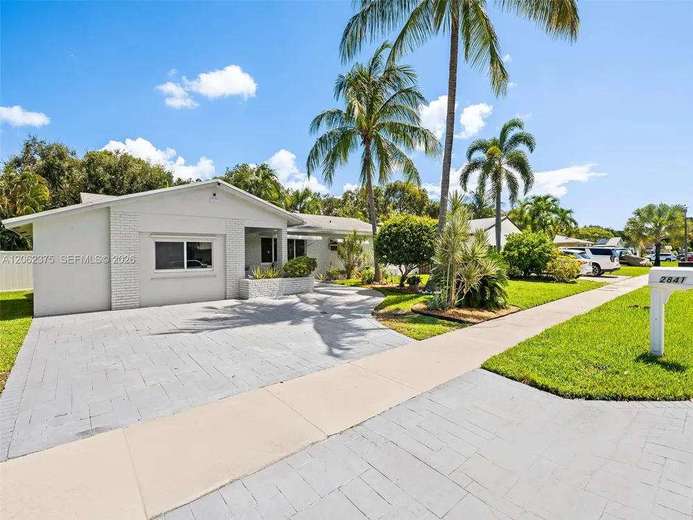 2841 NW 69th Ct Fort Lauderdale, FL 33309