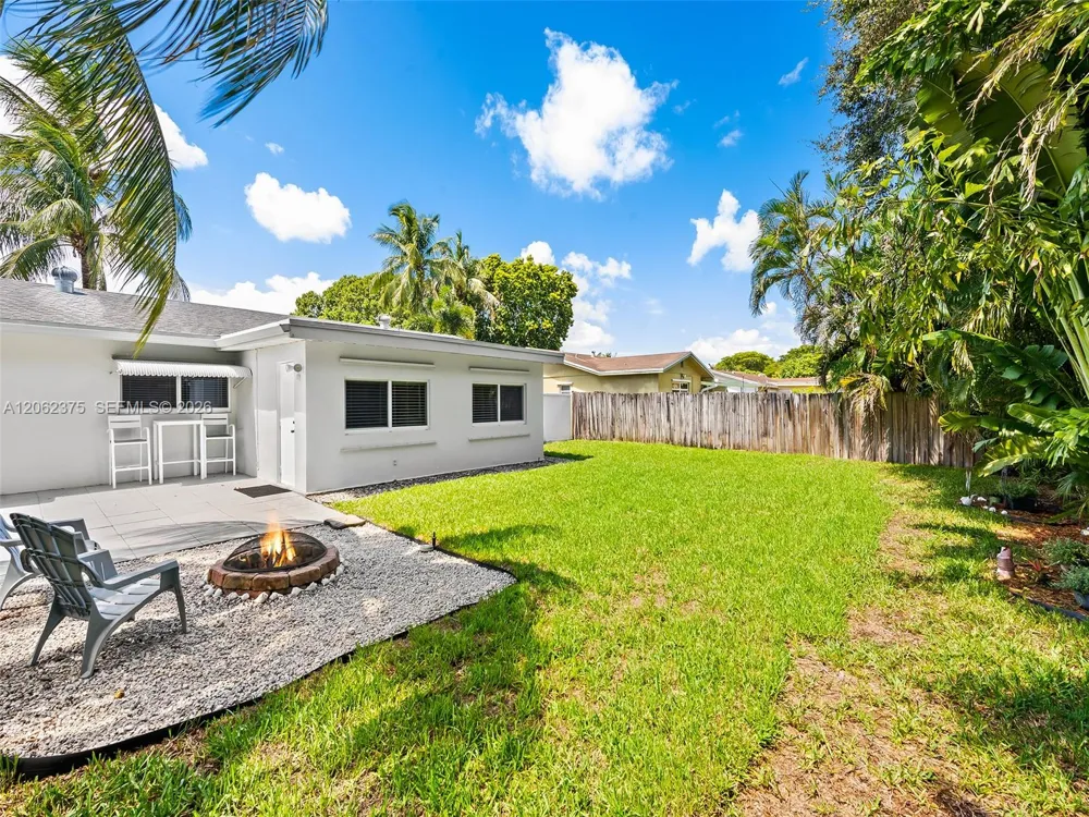 2841 NW 69th Ct Fort Lauderdale, FL 33309