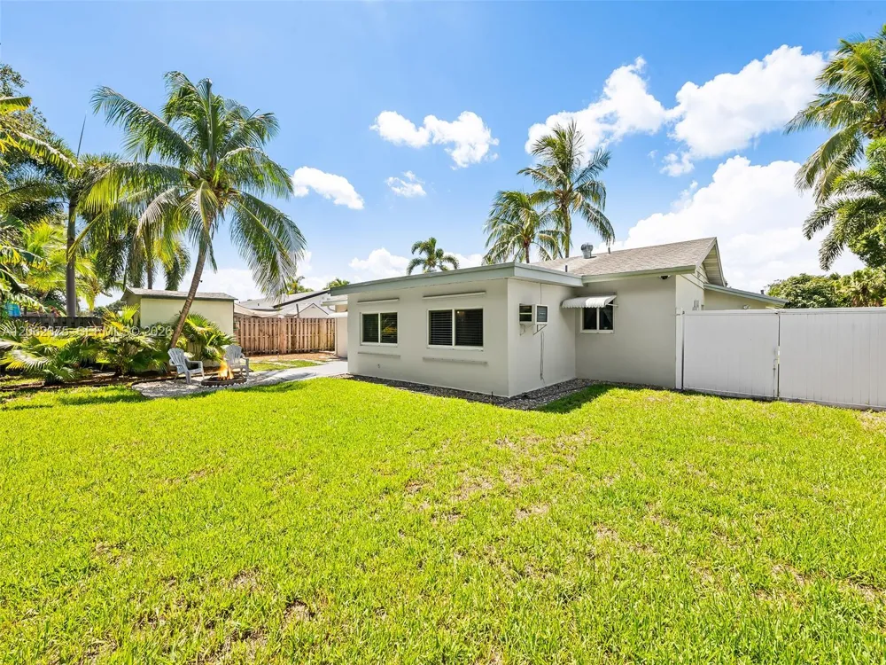 2841 NW 69th Ct Fort Lauderdale, FL 33309