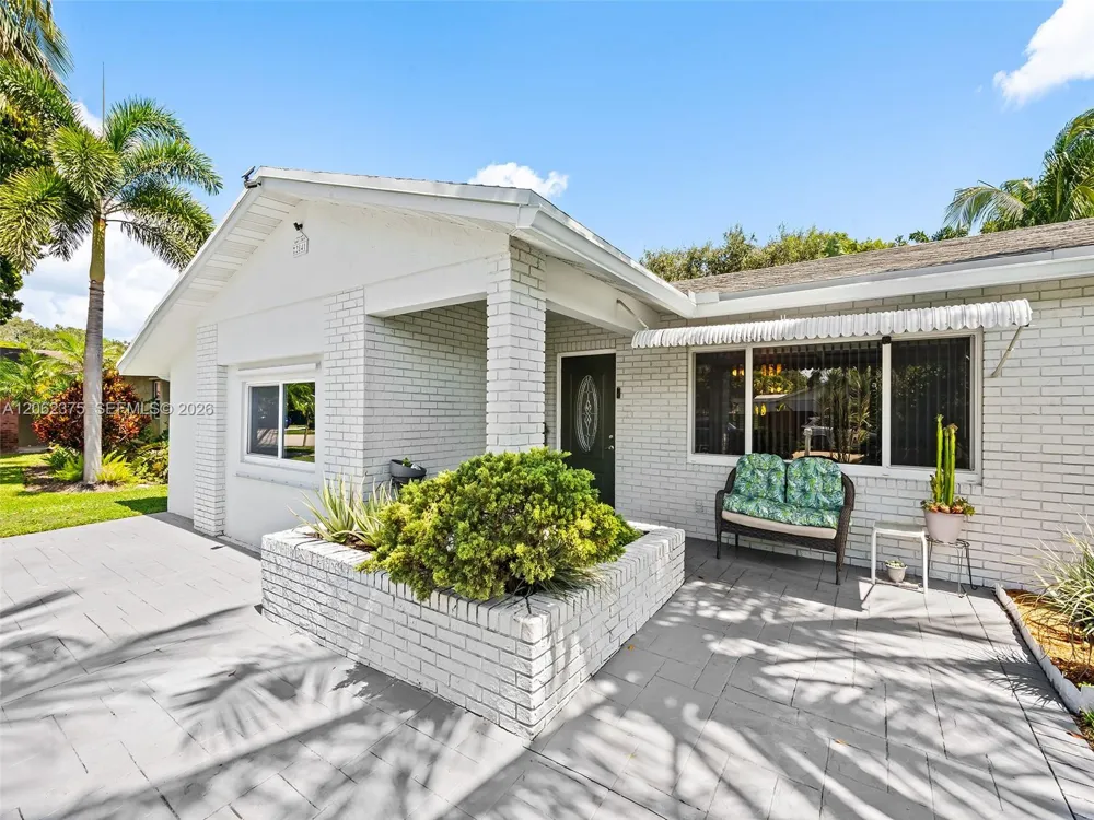 2841 NW 69th Ct Fort Lauderdale, FL 33309