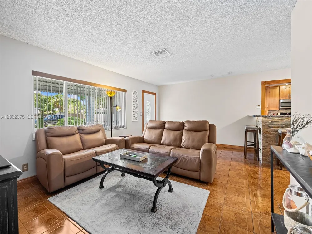 2841 NW 69th Ct Fort Lauderdale, FL 33309