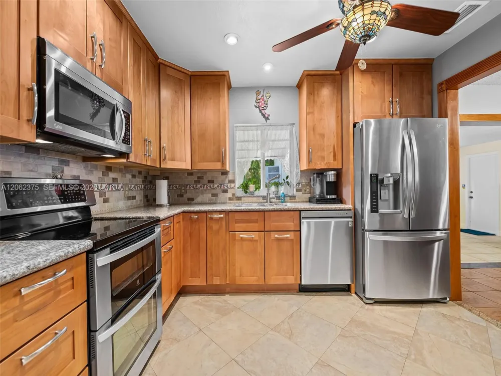 2841 NW 69th Ct Fort Lauderdale, FL 33309