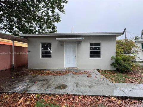 2380 NW Flagler Ter #R