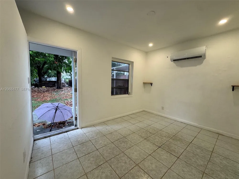 2380 NW Flagler Ter #R Miami, FL 33125