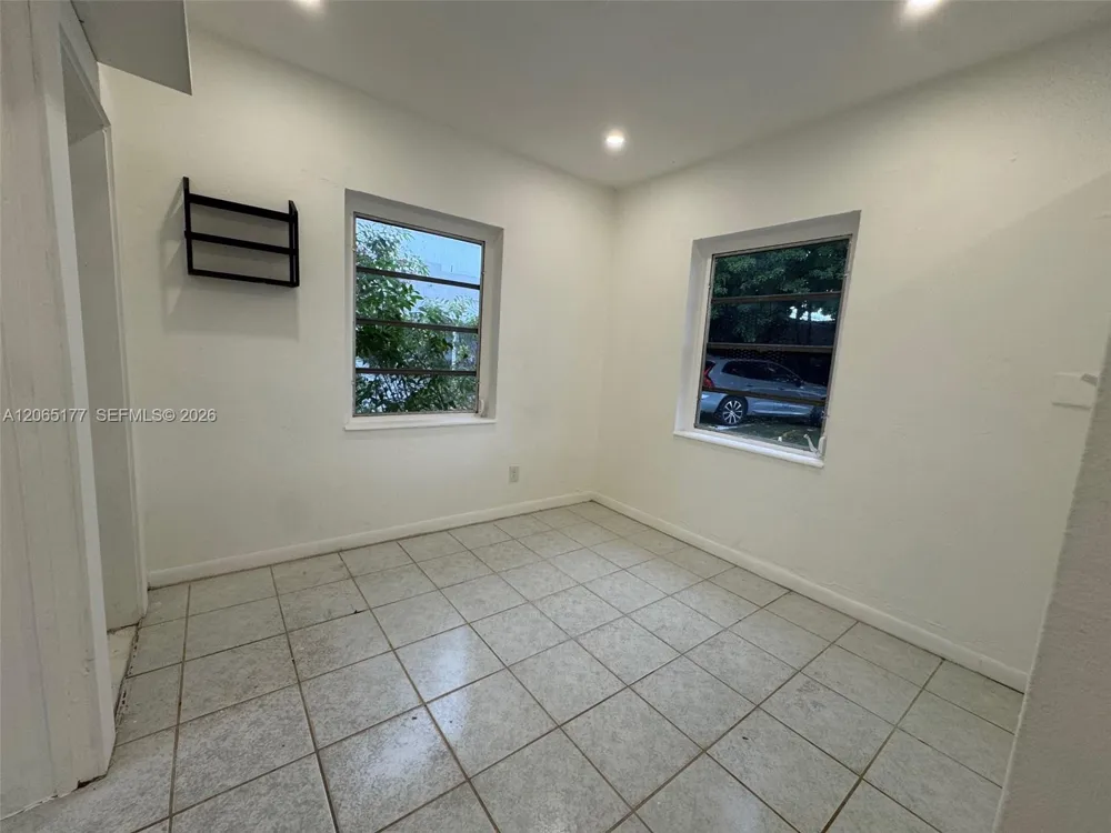 2380 NW Flagler Ter #R Miami, FL 33125
