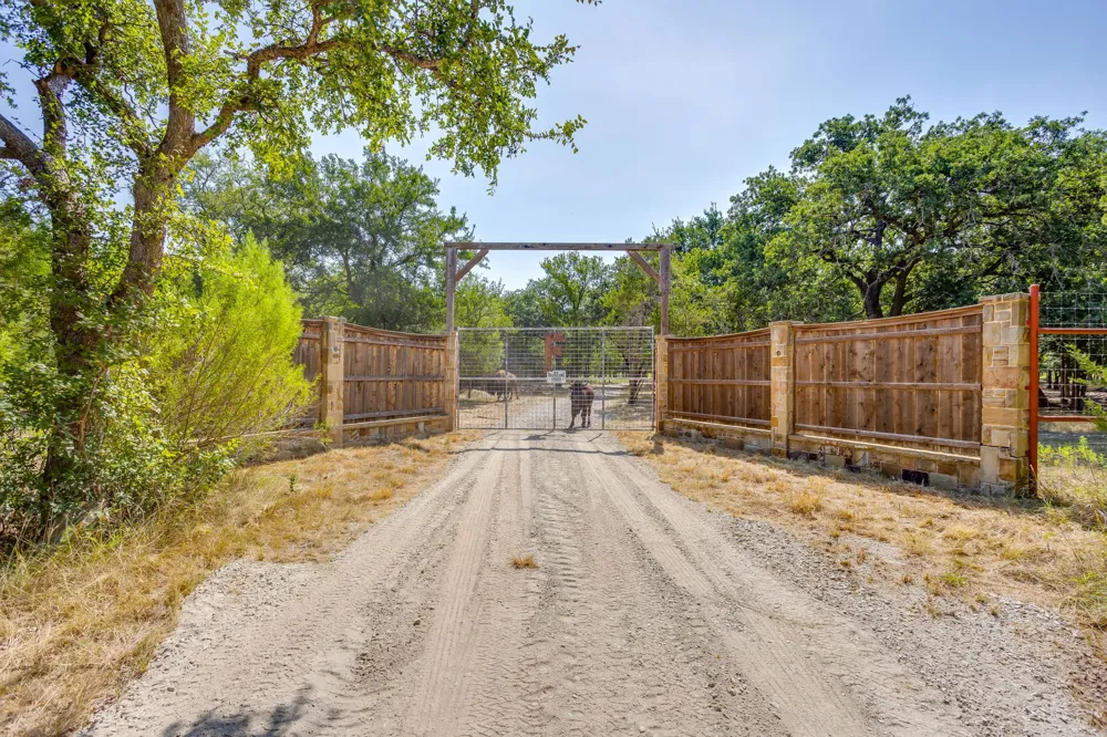 897 Wilson Palo Pinto, TX 76484