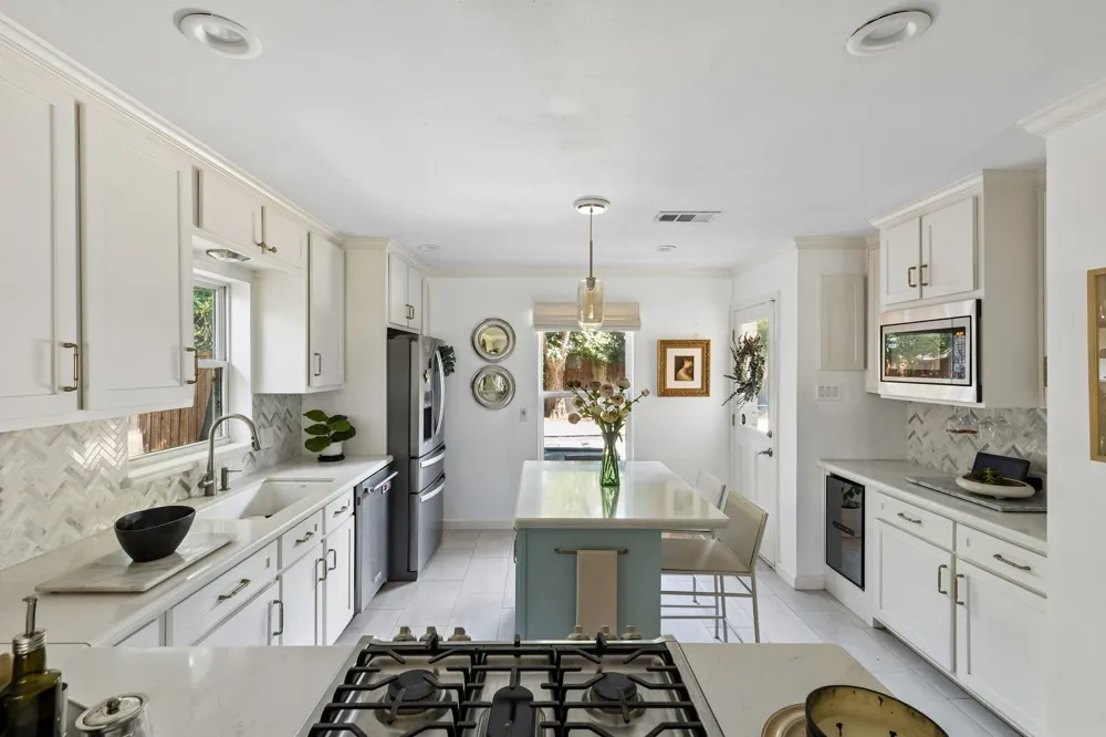 3715 Valley Ridge Road Dallas, TX 75220