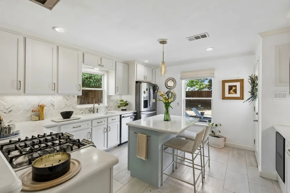3715 Valley Ridge Road Dallas, TX 75220