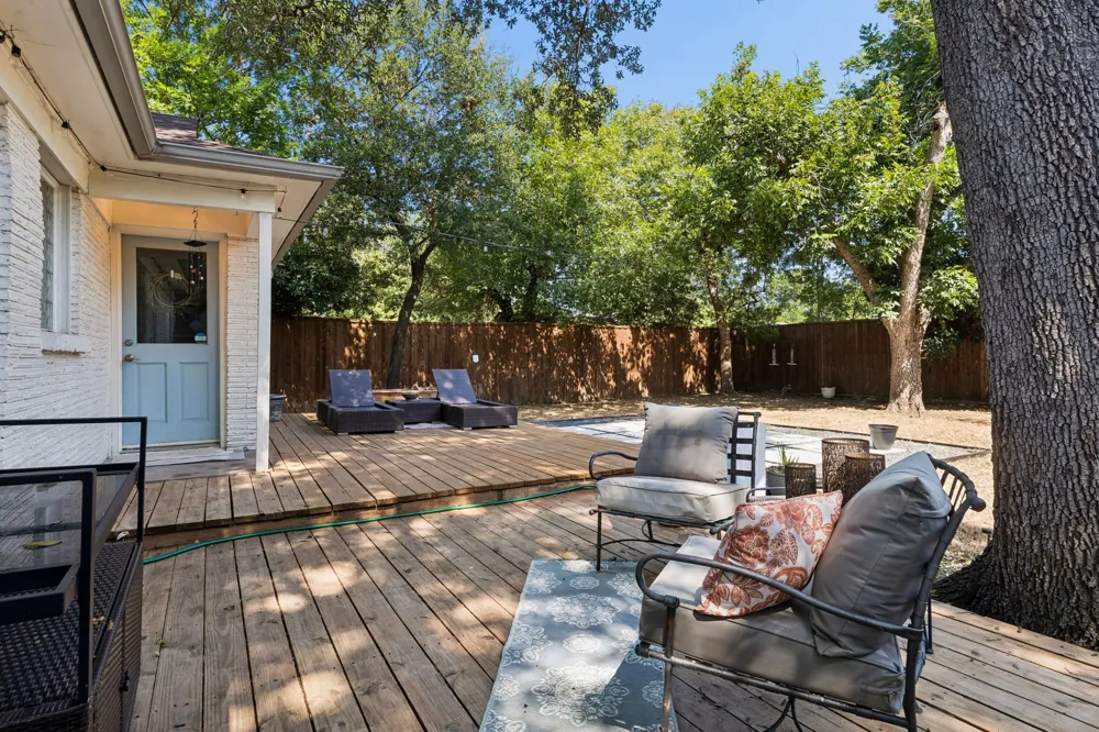 3715 Valley Ridge Road Dallas, TX 75220