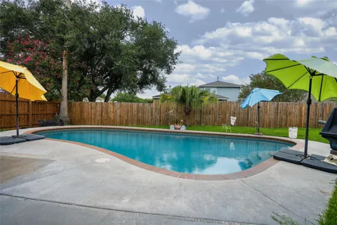 1103 W Brompton Drive