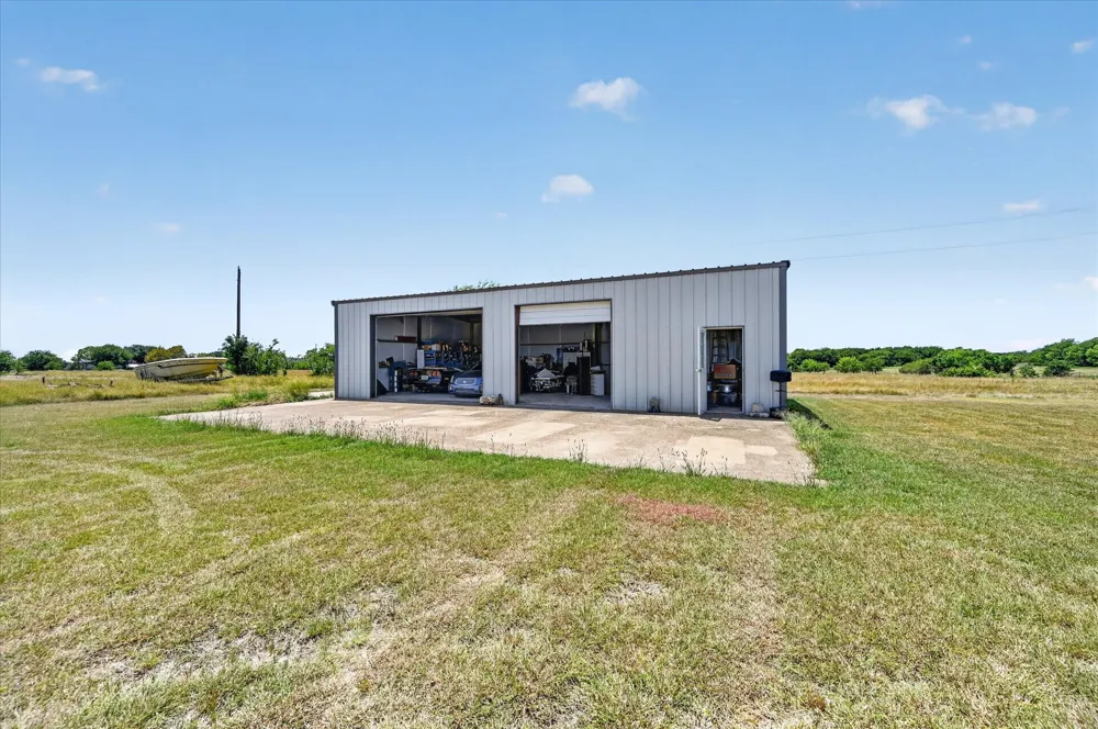 1489 Lone Elm Road Waxahachie, TX 75167