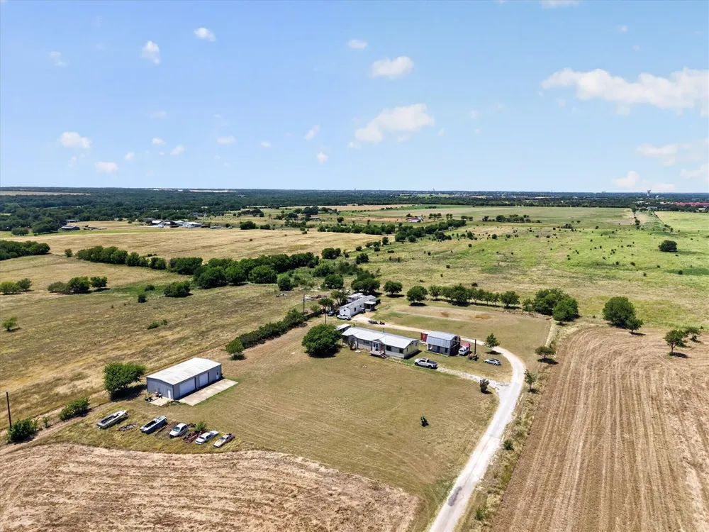 1489 Lone Elm Road Waxahachie, TX 75167