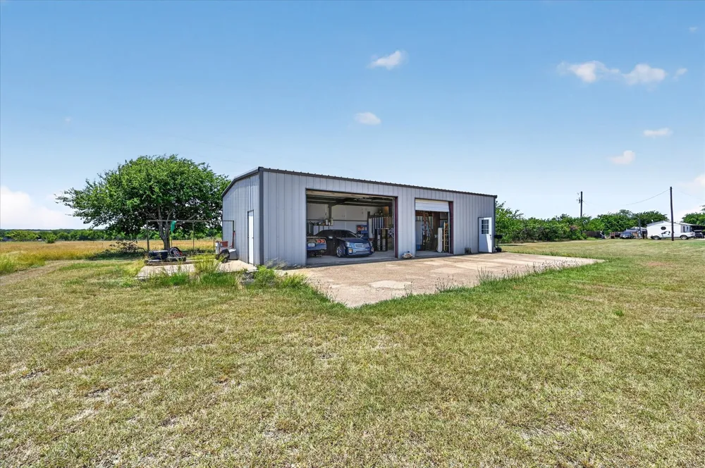 1489 Lone Elm Road Waxahachie, TX 75167