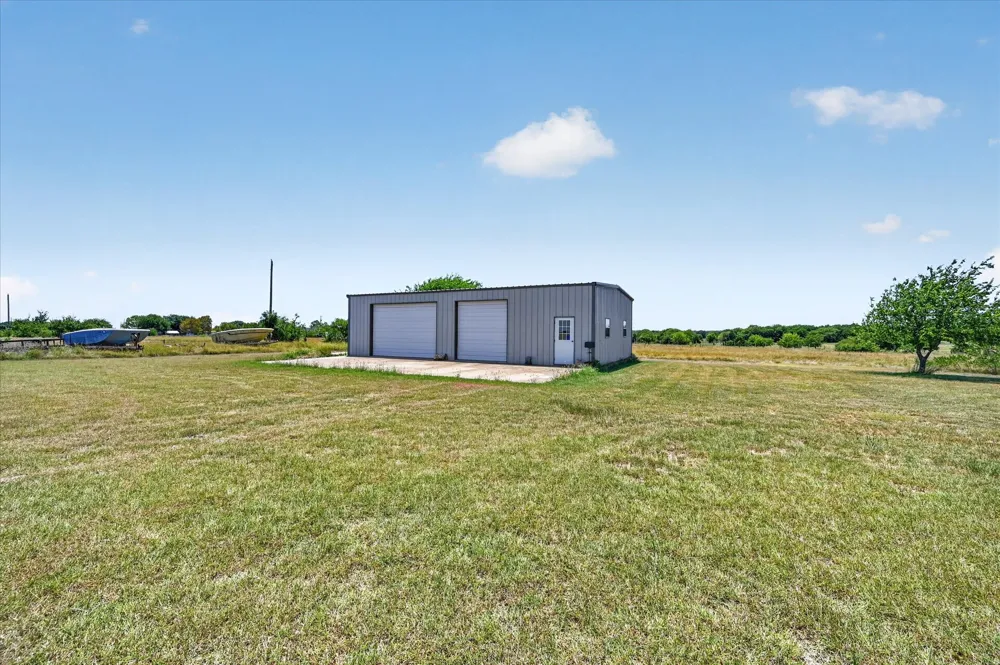 1489 Lone Elm Road Waxahachie, TX 75167