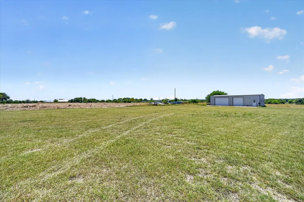 1489 Lone Elm Road Waxahachie, TX 75167