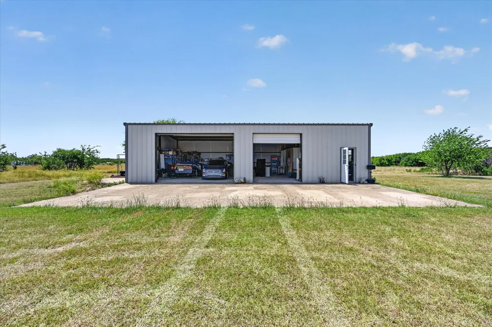 1489 Lone Elm Road Waxahachie, TX 75167