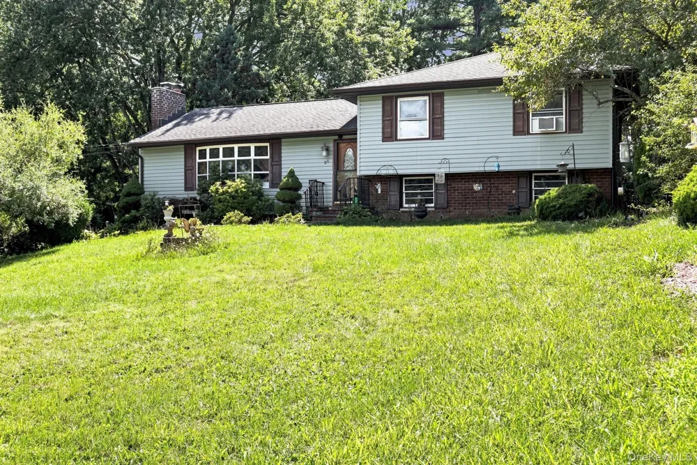 26 Monroe Drive Poughkeepsie, NY 12601