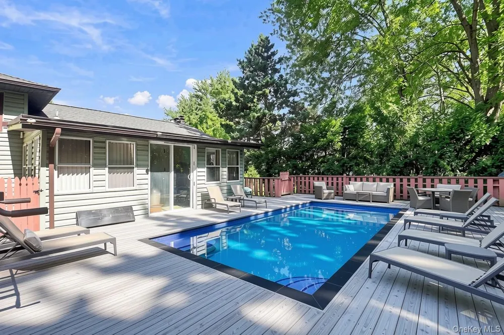 26 Monroe Drive Poughkeepsie, NY 12601