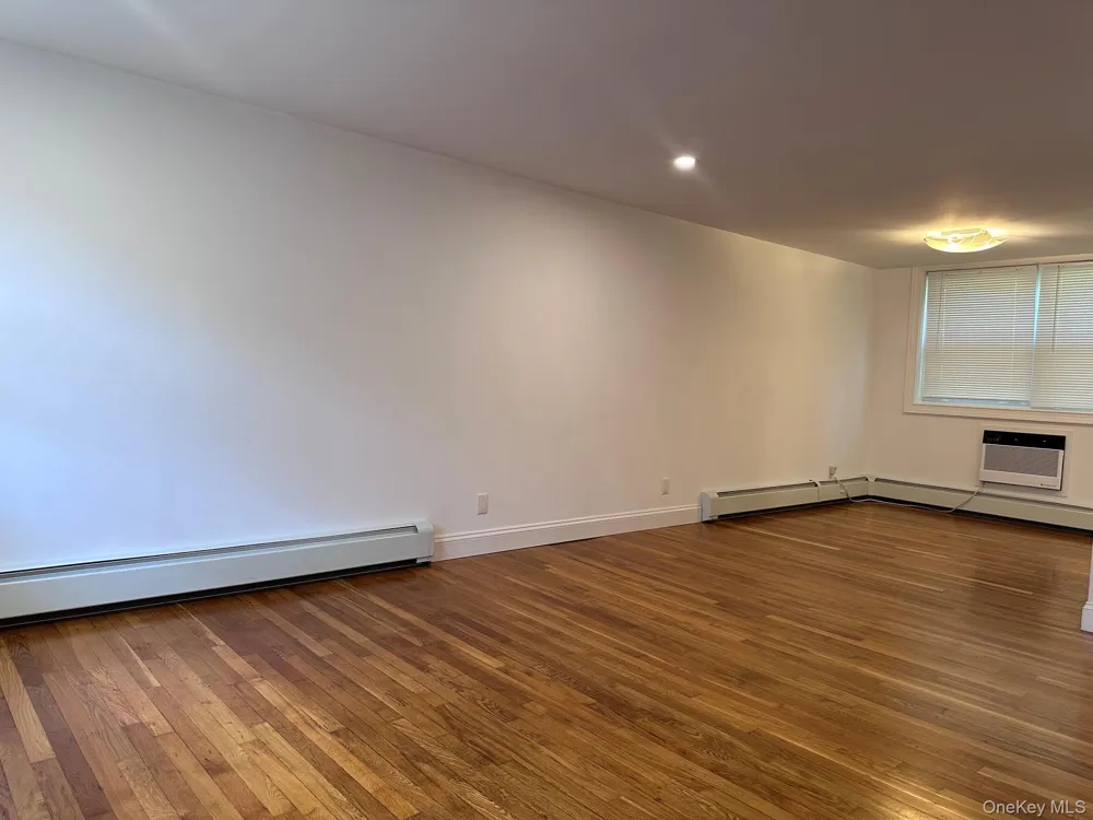 1 Gilbert Avenue #5 Smithtown, NY 11787