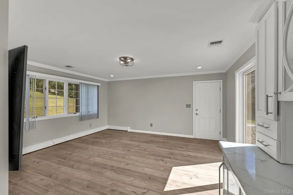 176 Beverly Road Chester, NY 10918