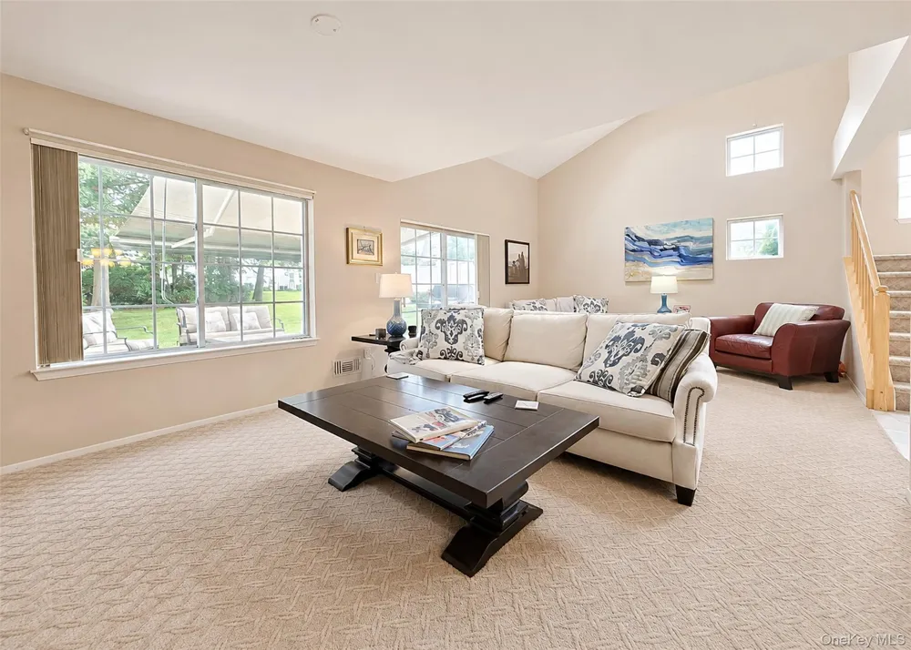 333 Prairie Court Manorville, NY 11949
