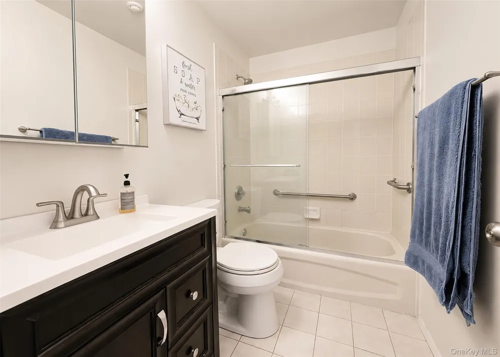 333 Prairie Court Manorville, NY 11949