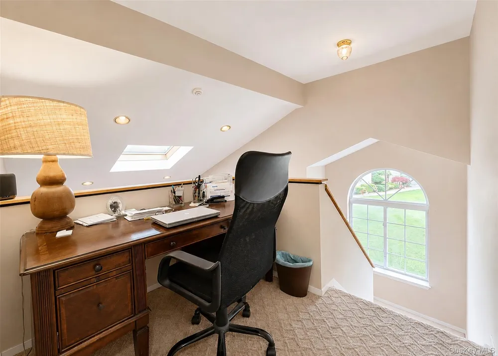 333 Prairie Court Manorville, NY 11949