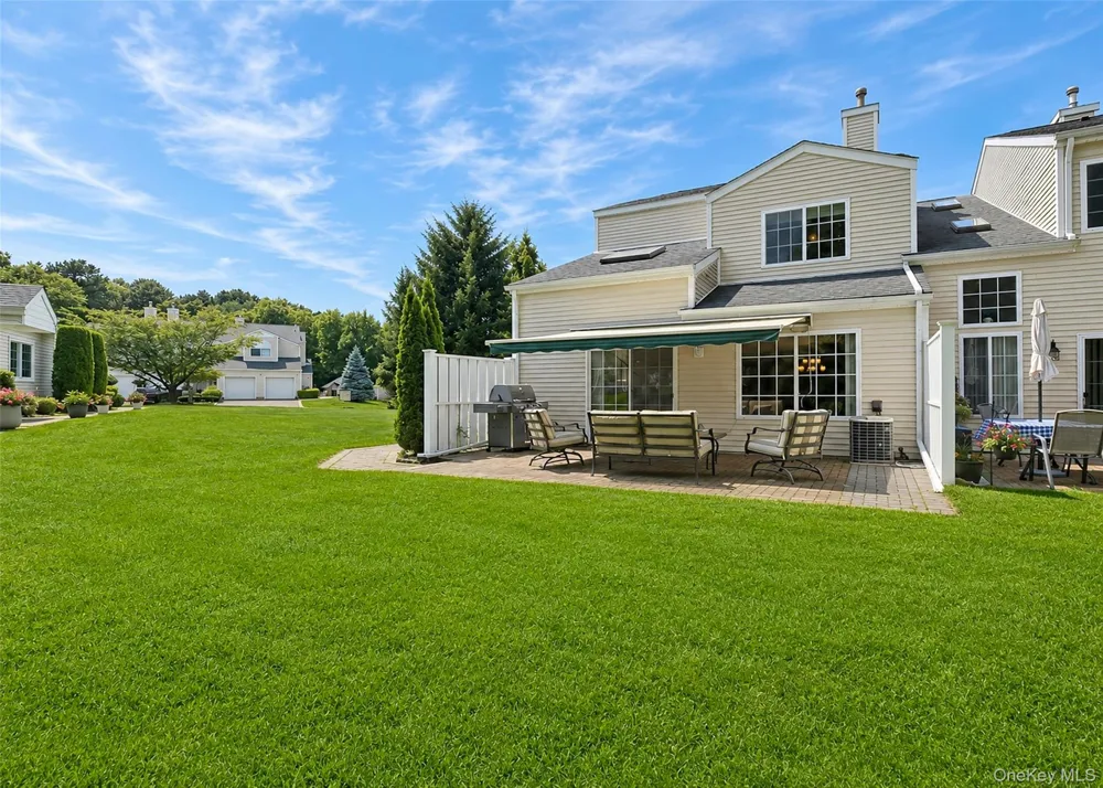 333 Prairie Court Manorville, NY 11949