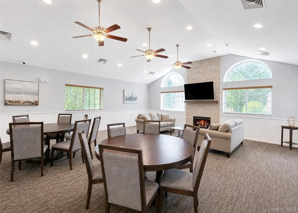 333 Prairie Court Manorville, NY 11949